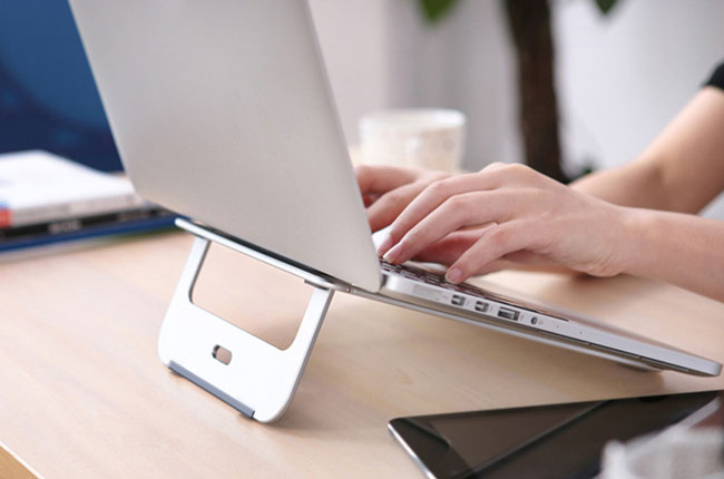 Dock para port&aacute;tiles ideal para MacBook